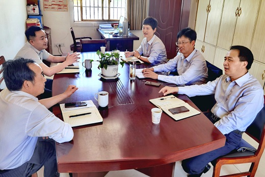 集團公司領(lǐng)導(dǎo)到幫扶村調(diào)研助力鄉(xiāng)村振興工作