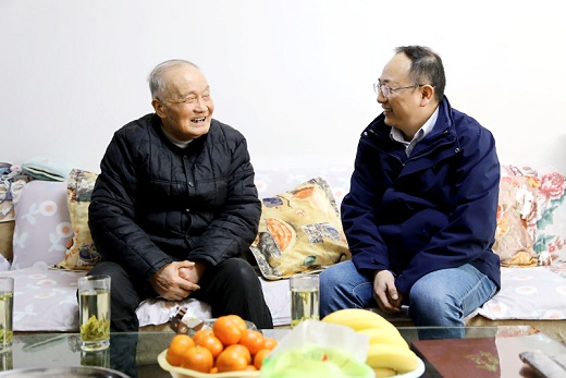 集團公司開展春節前慰問送溫暖活動