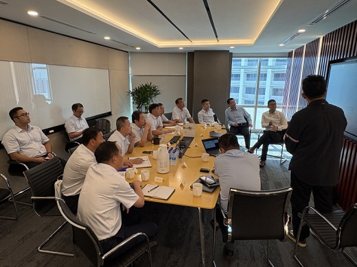 徐均生會(huì)見(jiàn)萬(wàn)華化學(xué)（新加坡）公司客人