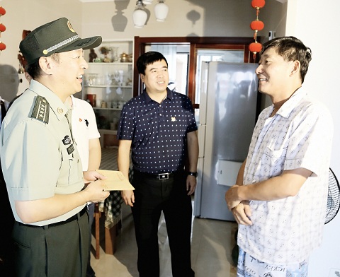 送上黨的關愛　致以節日問候    市領導來公司走訪慰問生活困難黨員